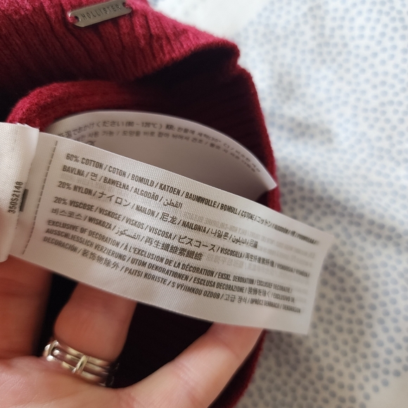 Hollister off the shoulder sweater - Picture 5 of 5